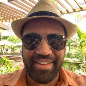 Meet your Posher, Dom